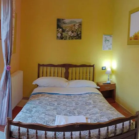 לינה וארוחת בוקר Complesso Turistico Aurora - & Poggio Picenze