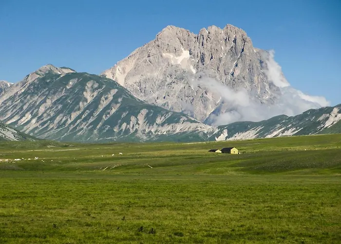 ベッド・アンド・ブレックファスト Complesso Turistico Aurora - & Poggio Picenze