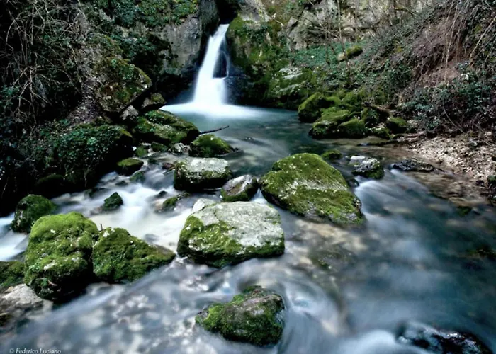 ベッド・アンド・ブレックファスト Complesso Turistico Aurora - & Poggio Picenze