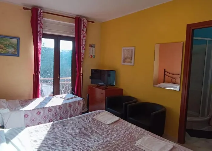 ベッド・アンド・ブレックファスト Complesso Turistico Aurora - & Poggio Picenze