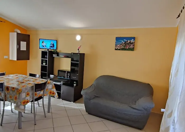 Complesso Turistico Aurora - & ベッド・アンド・ブレックファスト Poggio Picenze